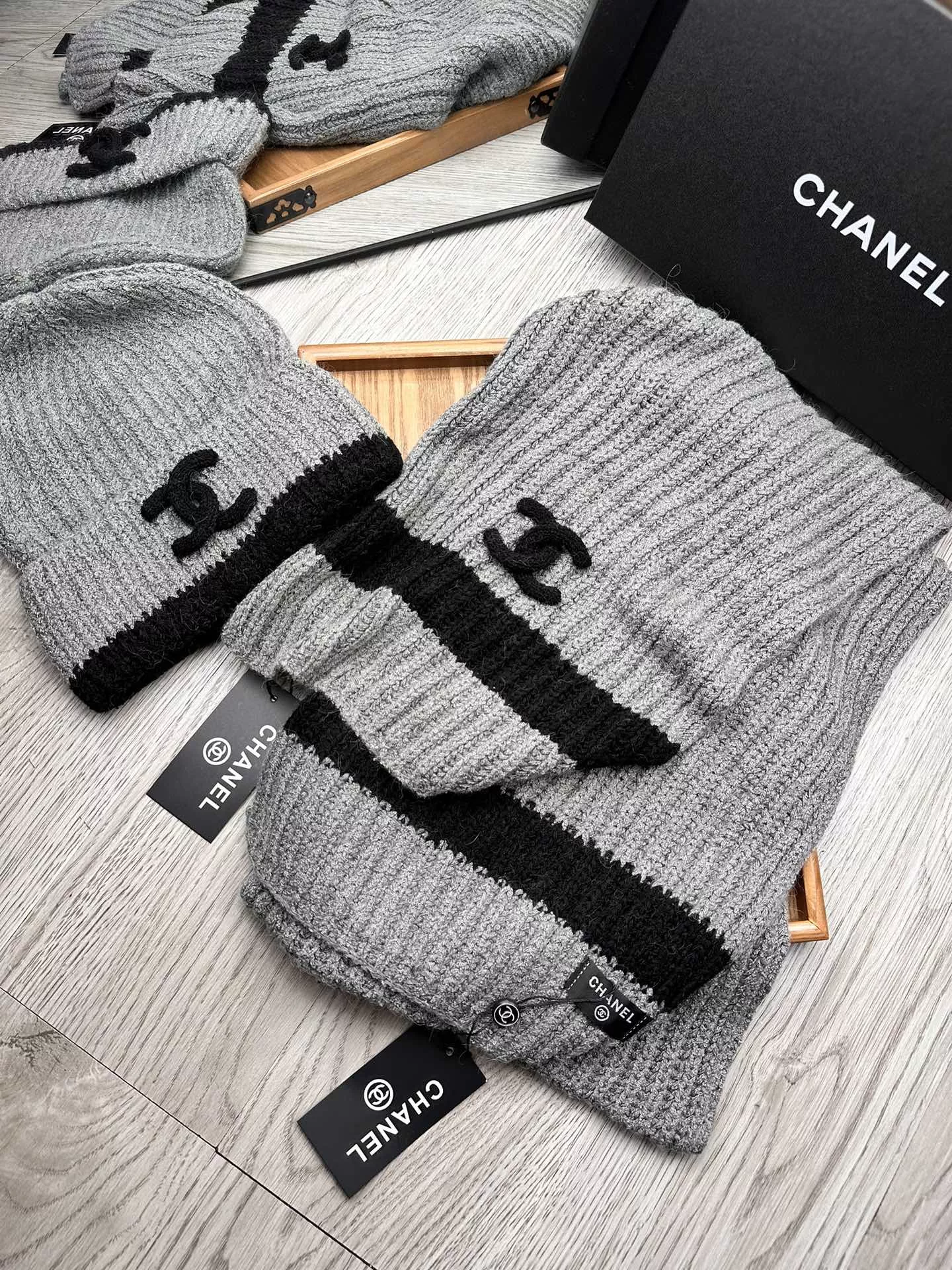 chanel hat and echapres set s_127a6073